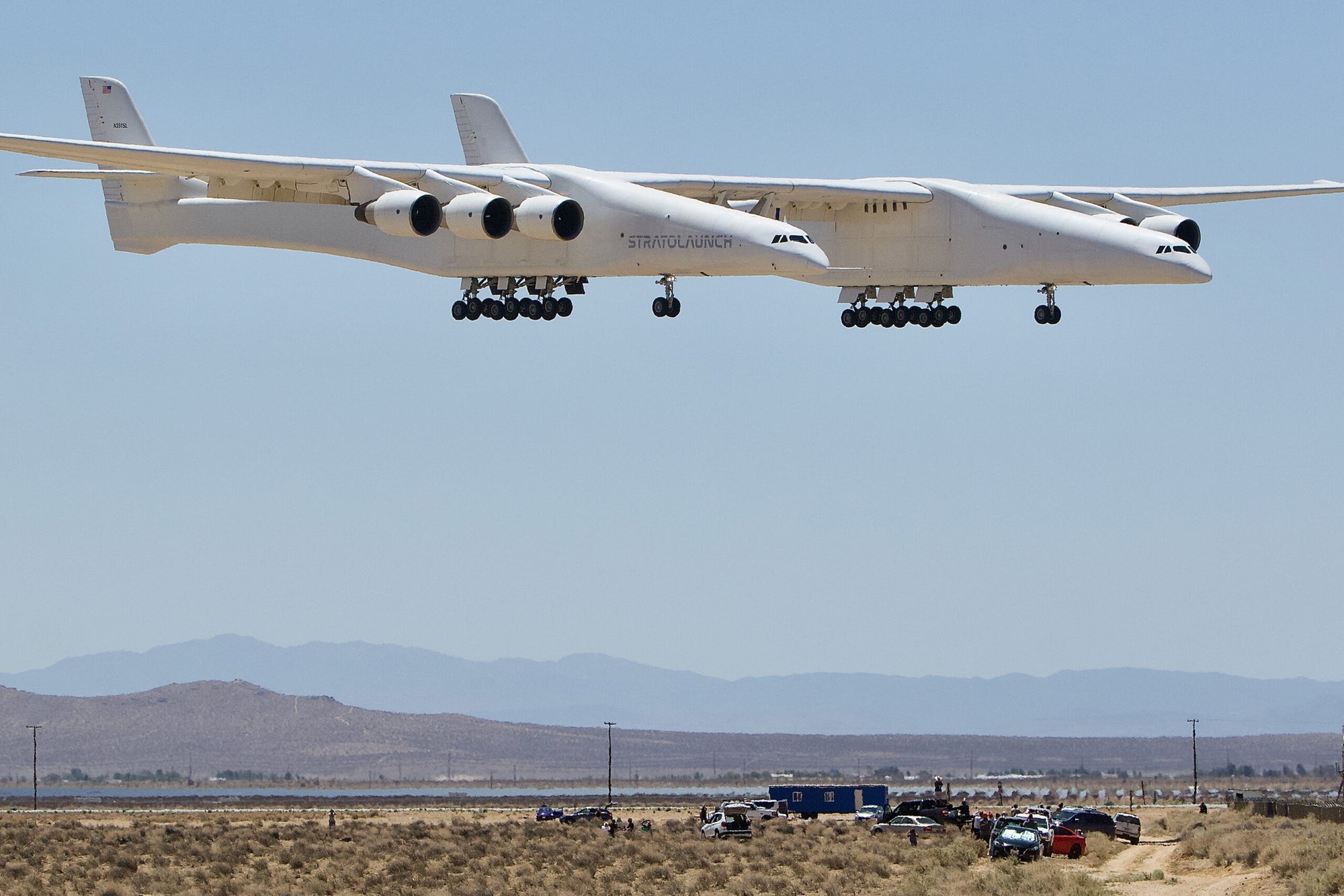 Stratolaunch Drops Stunning Air-to-Air Video of World’s Largest ...