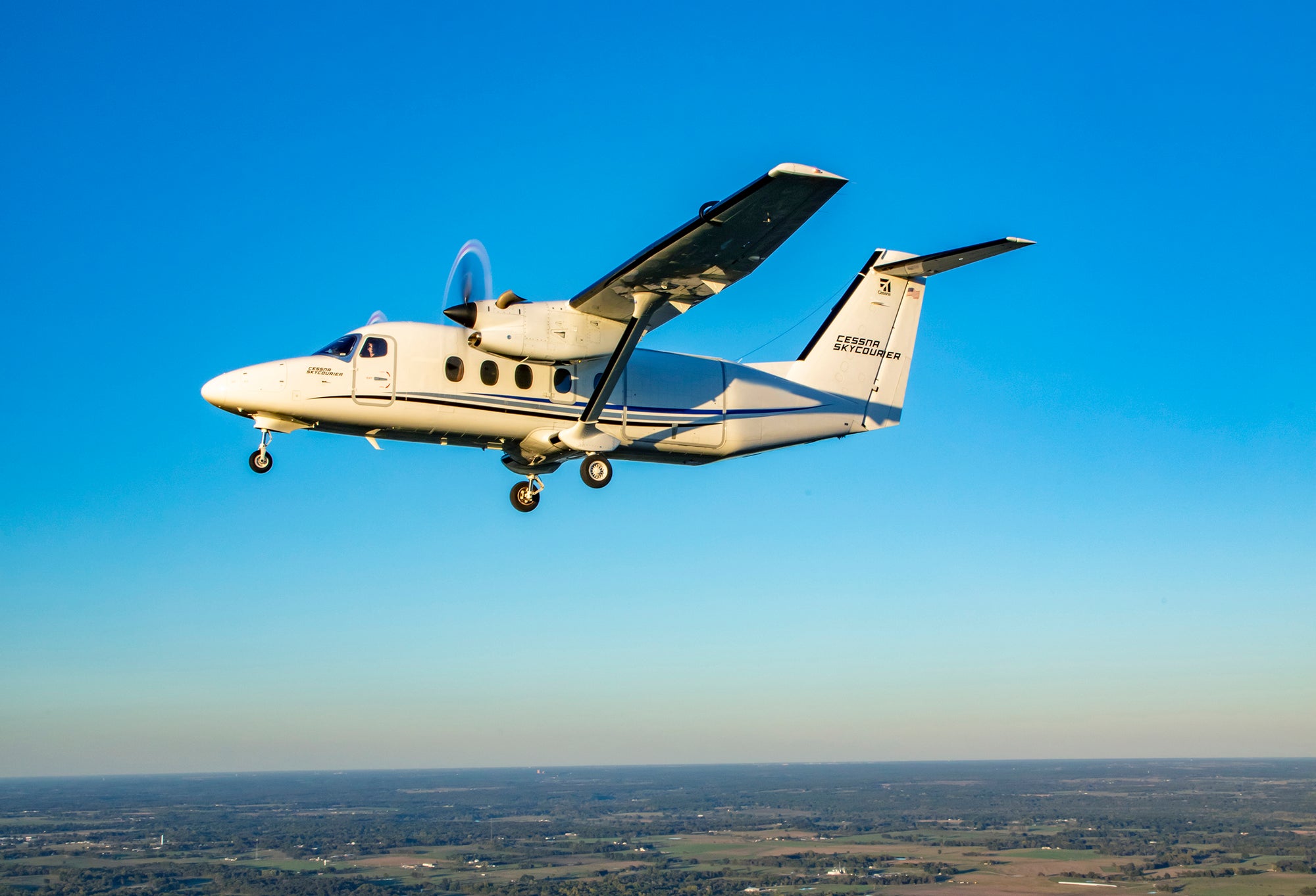 Textron to Deliver SkyCourier to Hinterland Aviation for Passenger ...