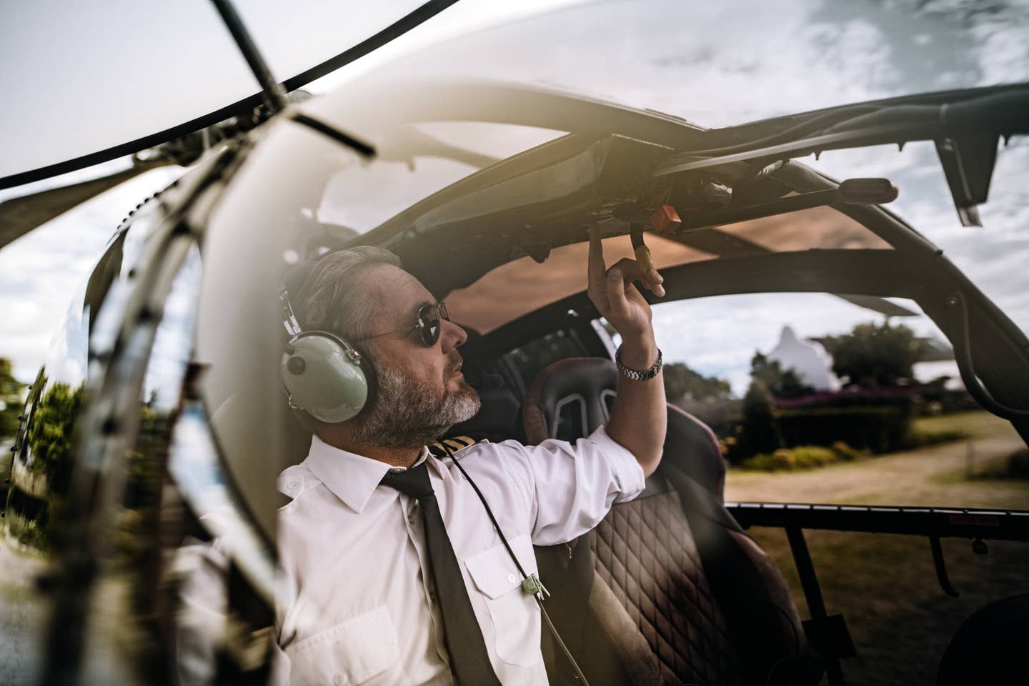 How to Land a Helicopter Pilot Job