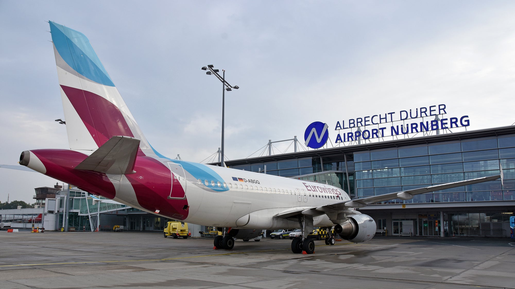 German climate activists stick themselves to the asphalt and stop flights