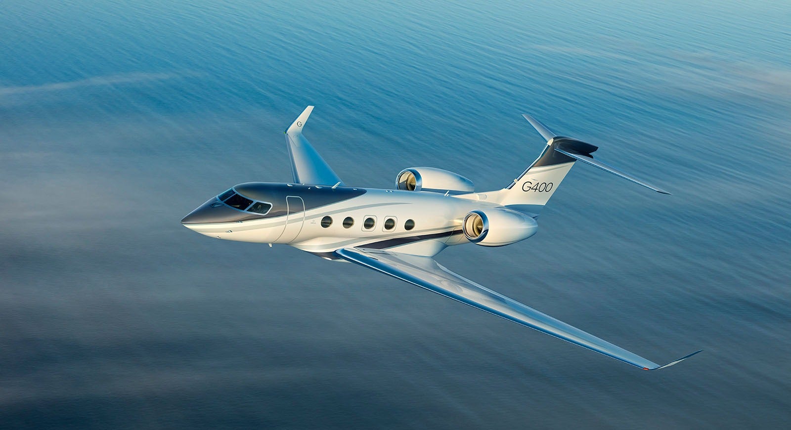 Gulfstream G400 completes maiden flight and starts test program