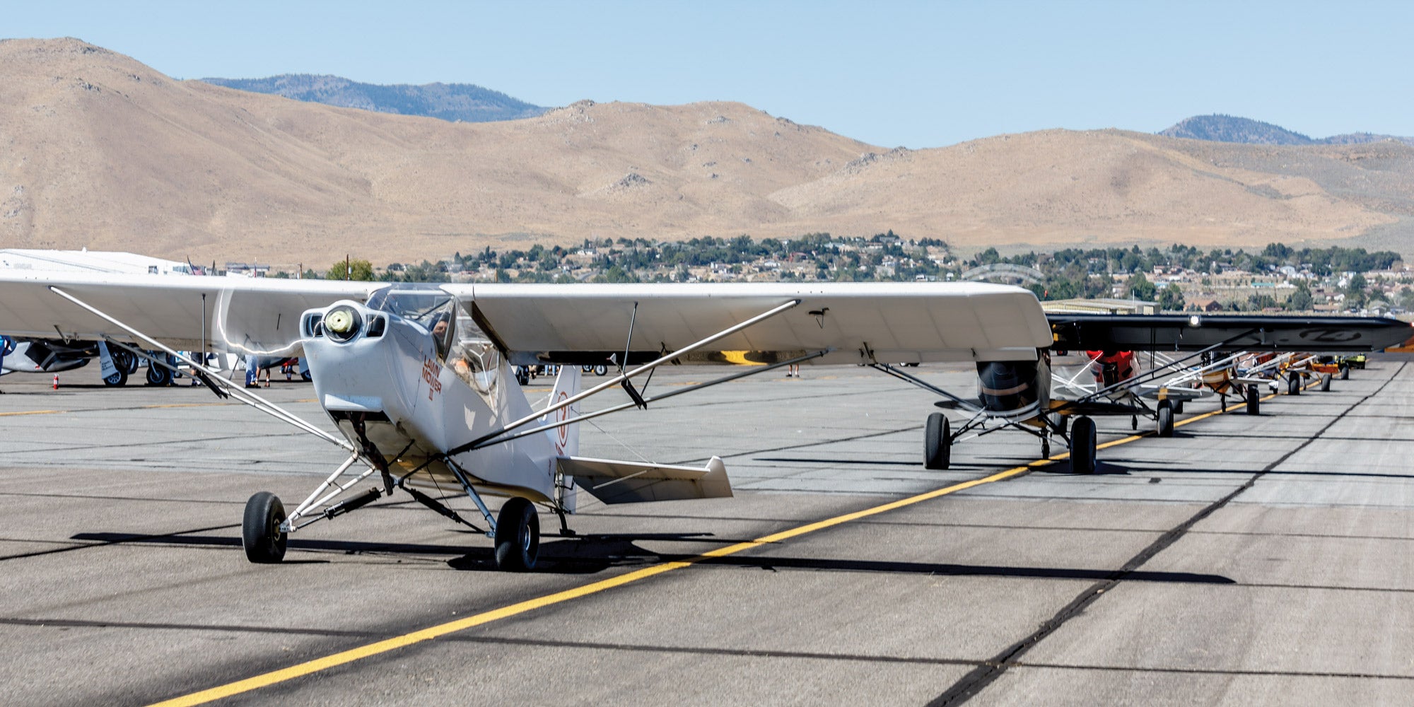 airplanes ready to takeoff